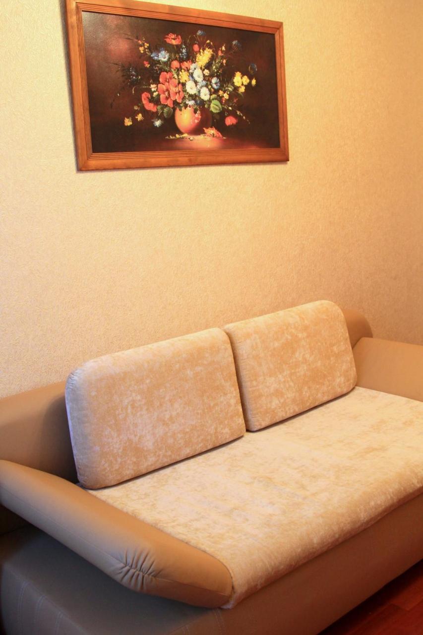 Apartment near metro Akademgorodok Kiev Exteriör bild